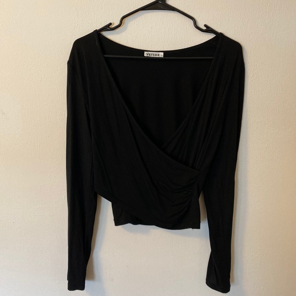 Sexy crop, low-cut long sleeve - Picture 1 of 1